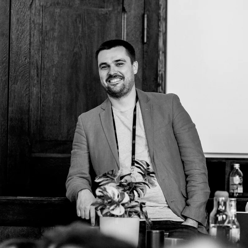 Porträt von Felix Degeler, Co-Founder und Advisor von KITALE